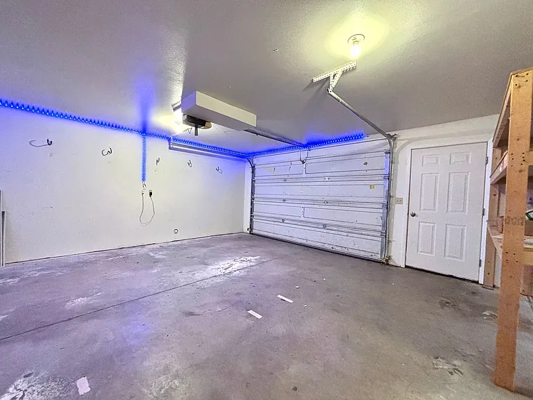 1747 W Kagy Blvd — Photo 11