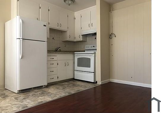 1st image of 132 N 5th St APT 2
