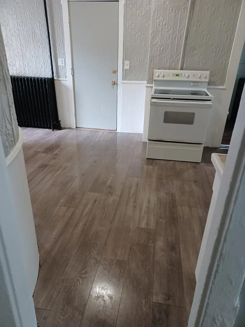 Unit Photo - 204 Blake St #2