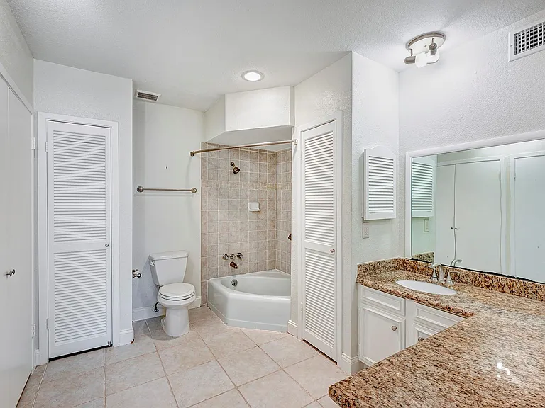 2230 S Piney Point Rd #104 — Photo 10
