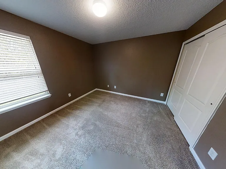 15695 Lexington Park Blvd — Photo 21
