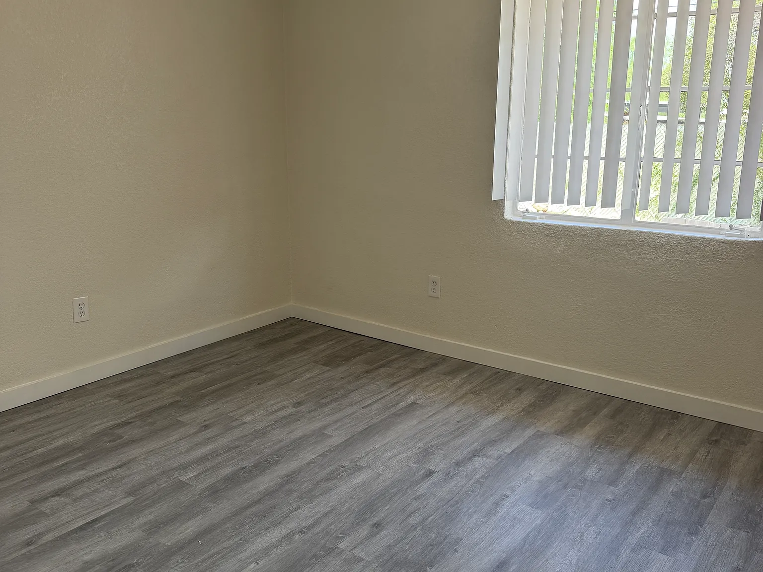 1 bed, 700 sqft, $1,100 — Photo 4