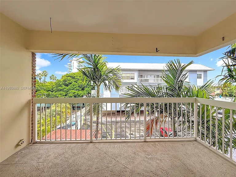 2424 SE 17th Cswy #312B — Photo 38
