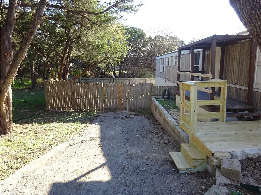 3 bed, 2.0 bath, 1216 sqft, $1,450 — Photo 4