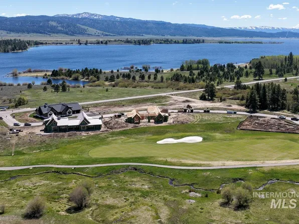 8 Osprey Meadow Ct, Donnelly, ID 83615