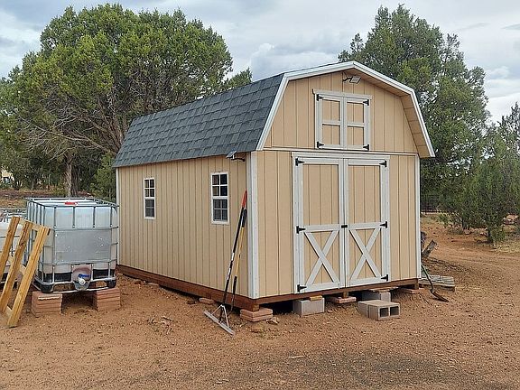 10'x16' insulated barn