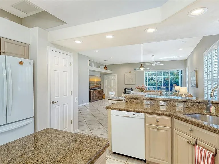 5811 White Oak Bayou Ct — Photo 7