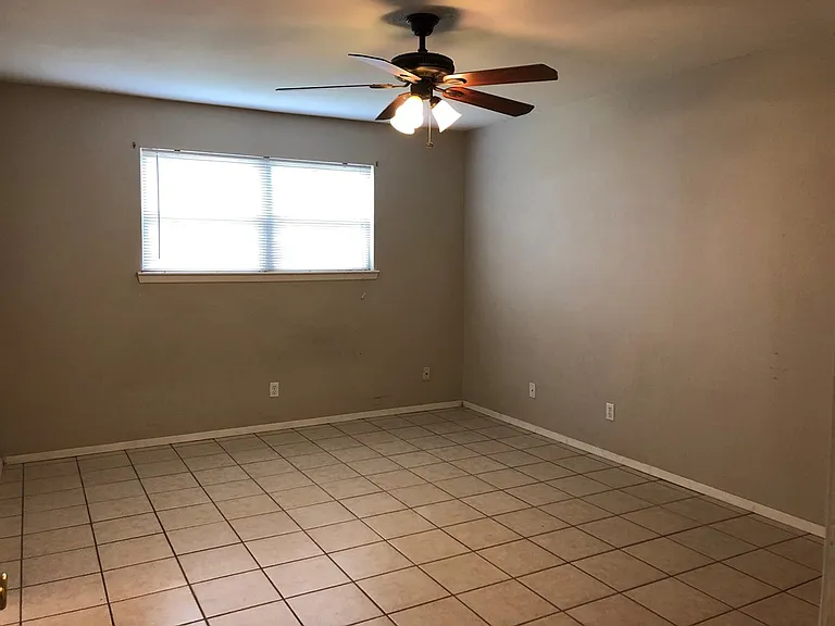 3869 Honeysuckle Ln — Photo 12