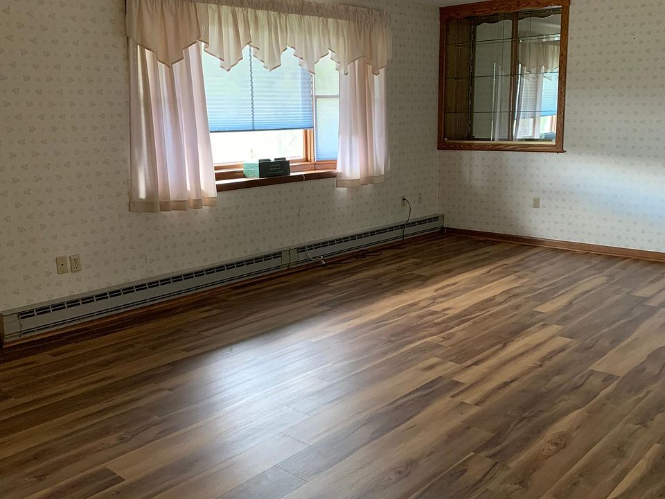 Living room 13 x 22
