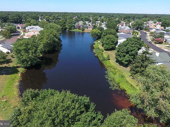 5th image of 177 Dorchester Dr