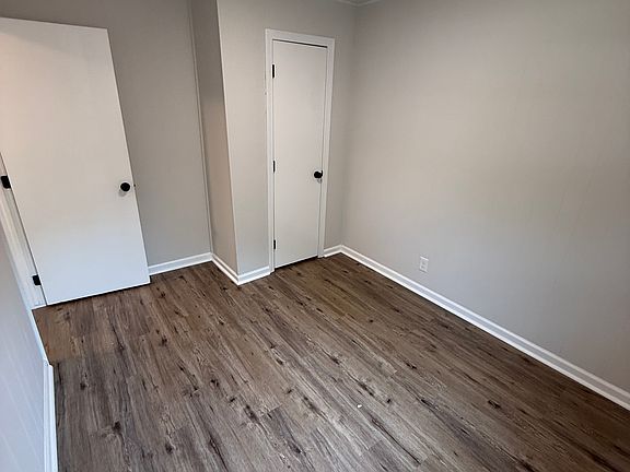 3rd image of 15 York Ct #15