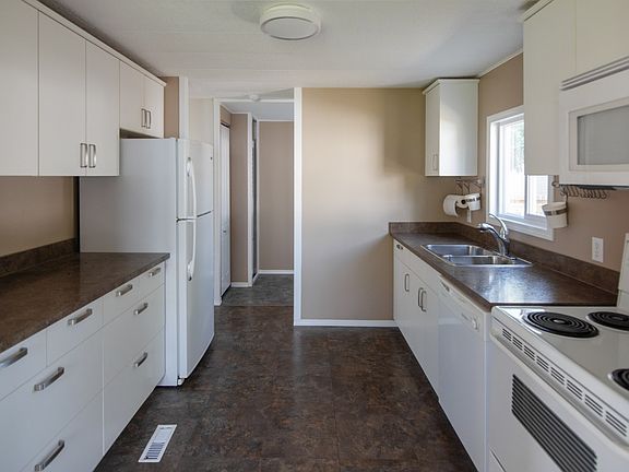 3rd image of 4720 42nd St