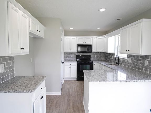 5th image of 101 Fox Haven Ln
