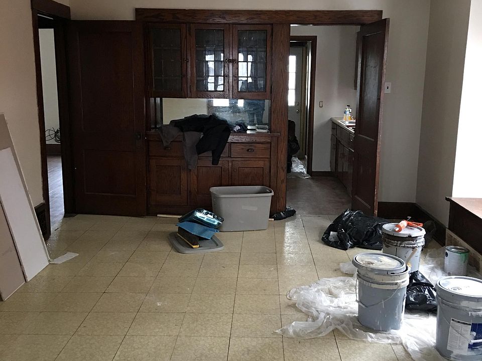 2nd image of 906 N Mercer St APT 1