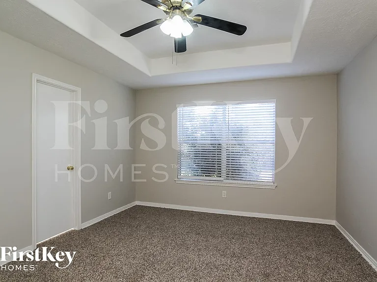 16204 N View Ct — Photo 8