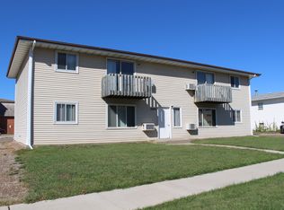 1806 6th St SE #C, Minot, ND 58701