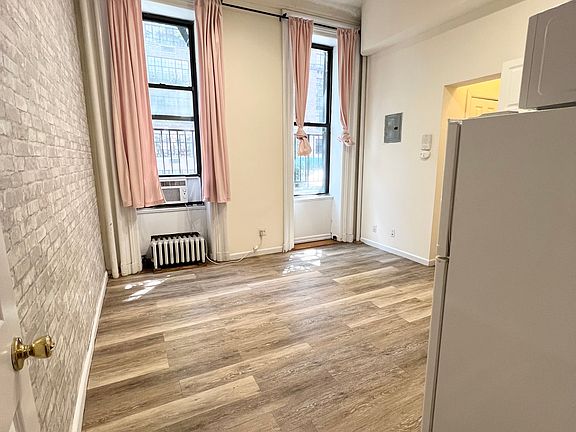 2nd image of 235 E 50th St #2