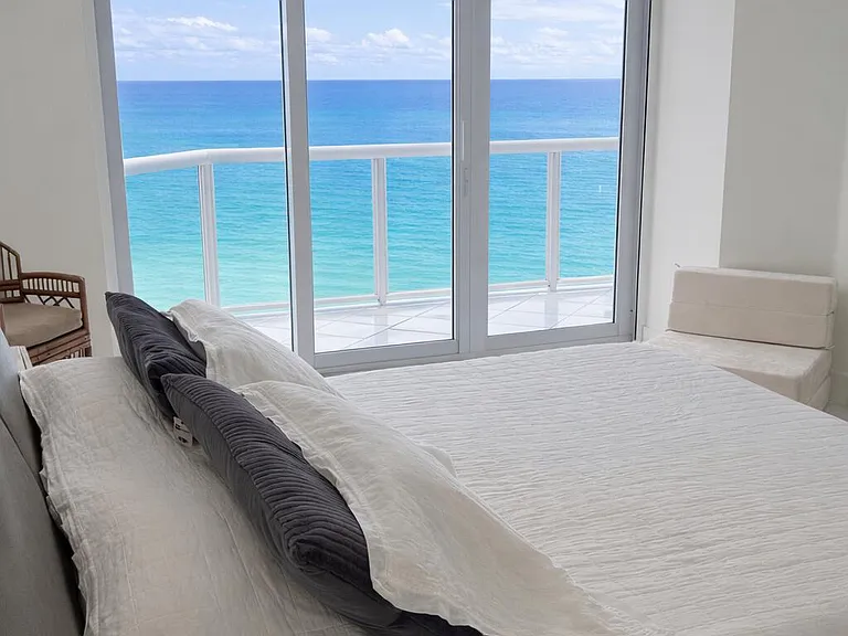 16425 Collins Ave #2514 — Photo 11