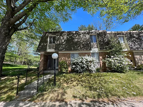 10569 Cambridge Ct Photo 1