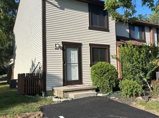 1056 Charlesgate Cir, East Amherst, NY 14051