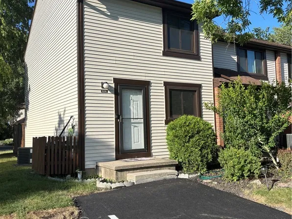 1056 Charlesgate Cir, East Amherst, NY 14051