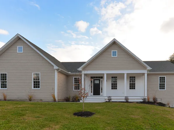 8 Spruce Brook Road, Southbury, CT 06488