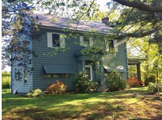 35 Hallton Hill Rd, Pine Grove, PA 17963