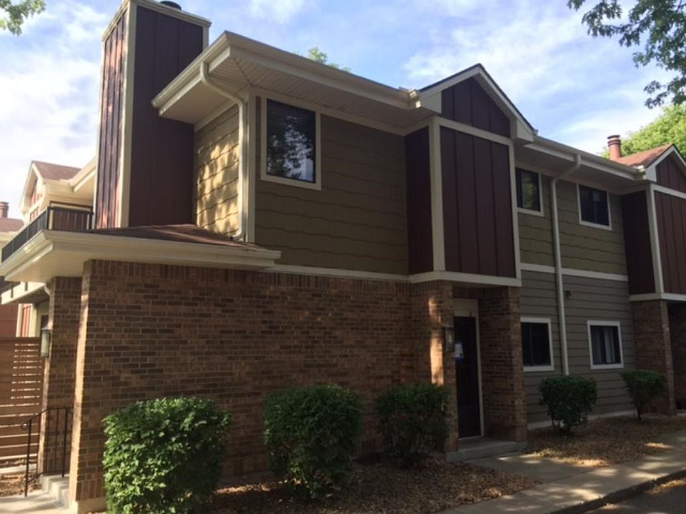 1st image of 1115 Woodlake Ln Unit 6