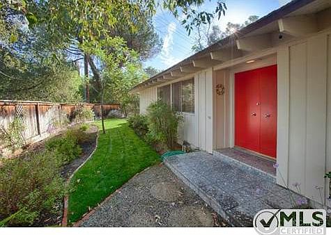 1st image of 21341 Mulholland Dr