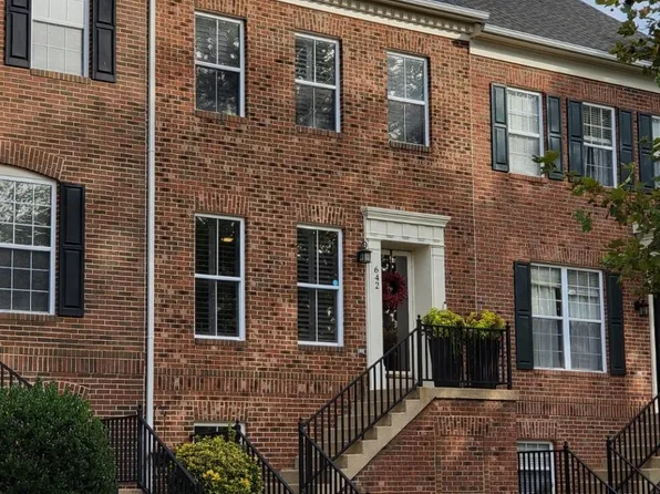 642 Belmont Bay Dr, Woodbridge, VA 22191