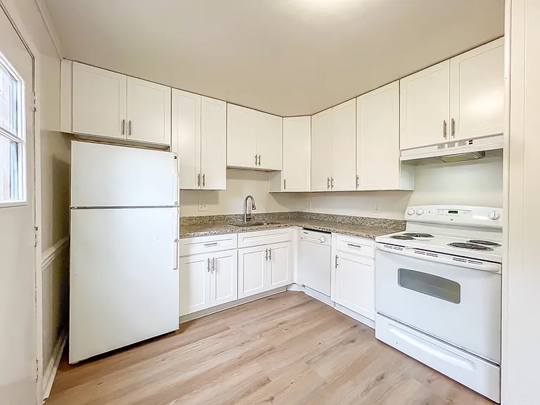 7 Fox Hill Dr #7 — Photo 5