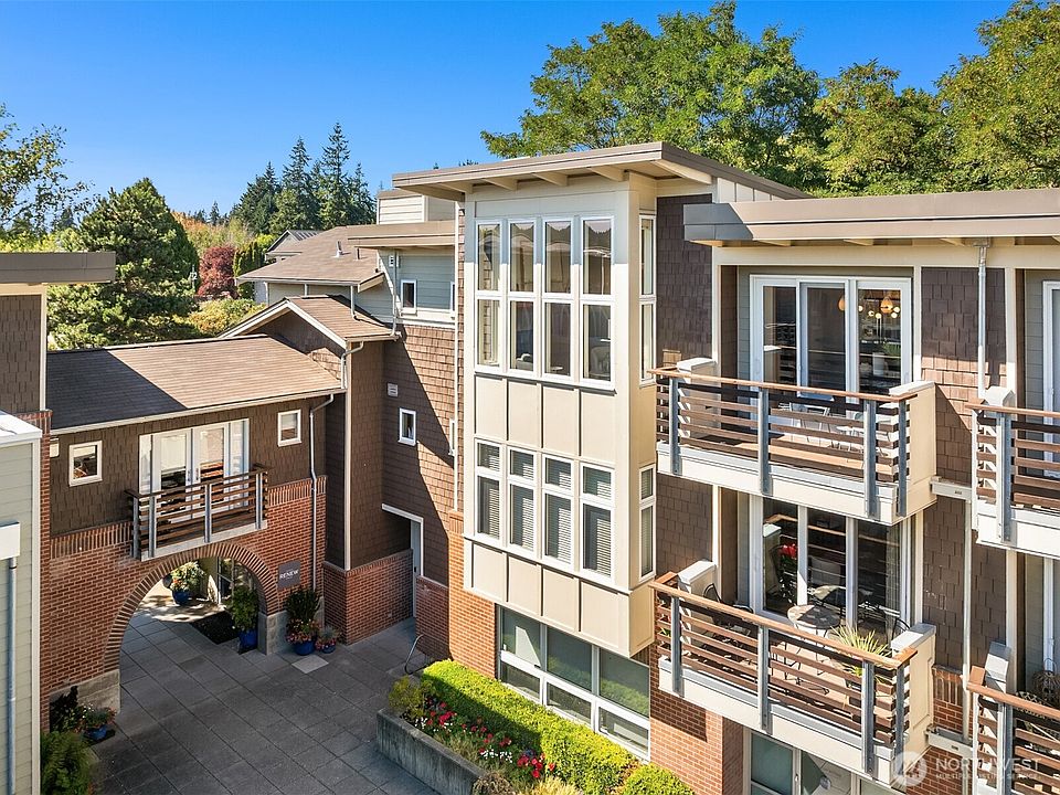 1st image of 400 Winslow Way E #360