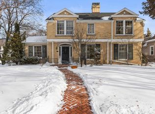 526 N Broadway St, De Pere, WI 54115