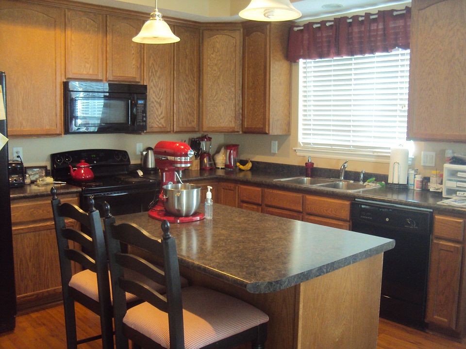 Large kitchen! Tons of space!