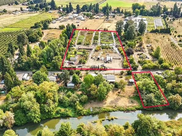 25480 SW Rainbow Ln, Hillsboro, OR 97123