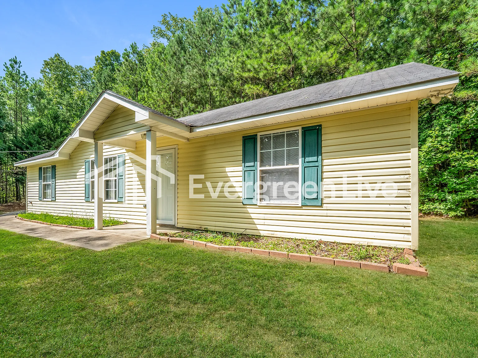 3 bed, 2.0 bath, 1200 sqft, $1,245 — Photo 1