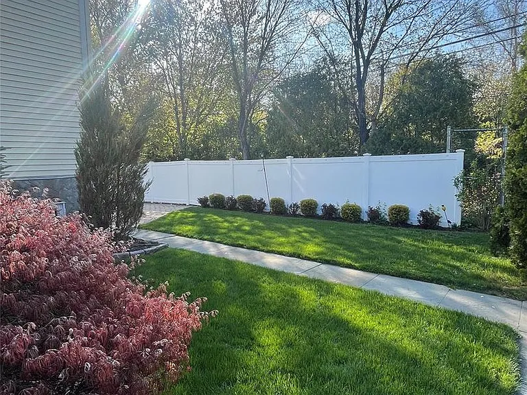 8 Marion Ave #6 — Photo 2