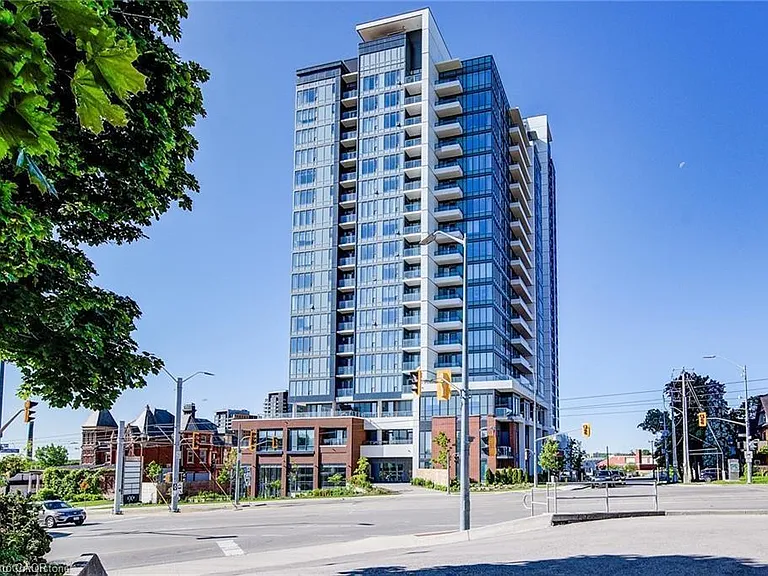 5 Wellington St S #208 — Photo 1