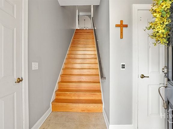 4th image of 104 Woodside Crossing