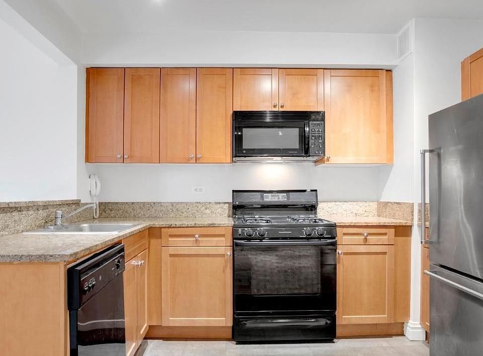 1st image of 1500 Lexington Ave APT 7H
