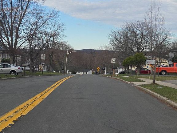 5th image of 115 Rolling Meadows Rd
