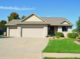 5150 Cypress Dr, Pleasant Hill, IA 50327