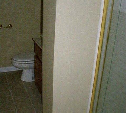 3rd image of 825 Kingsway Dr