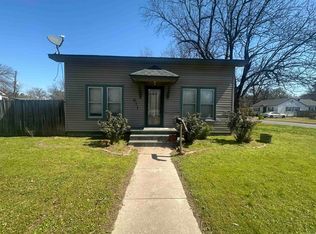 911 S Anna St, Stuttgart, AR 72160