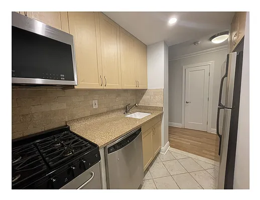 Rented by Stonehenge NYC LLC | media 5