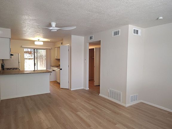 3rd image of 1415 Chelwood Park Blvd NE APT A