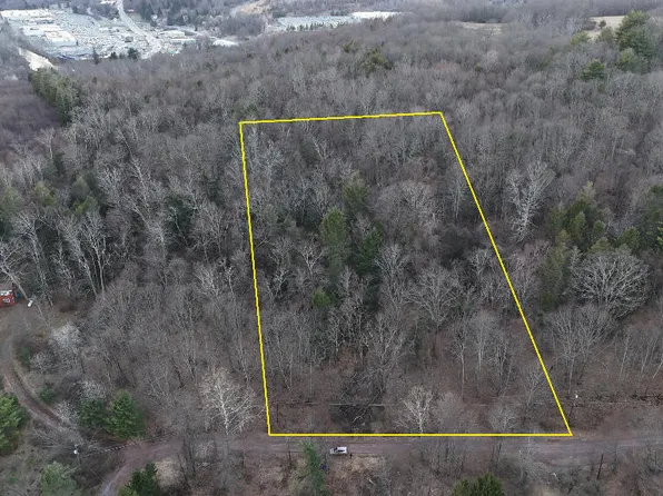 80 Cherokee Dr, Honesdale, PA 18431