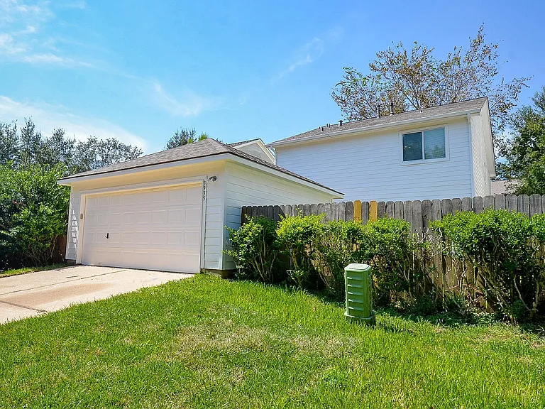 3935 Federal Ln — Photo 32