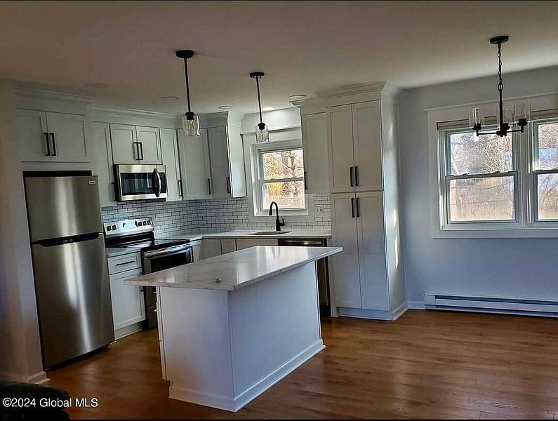 4th image of 15 Deerfield Drive
