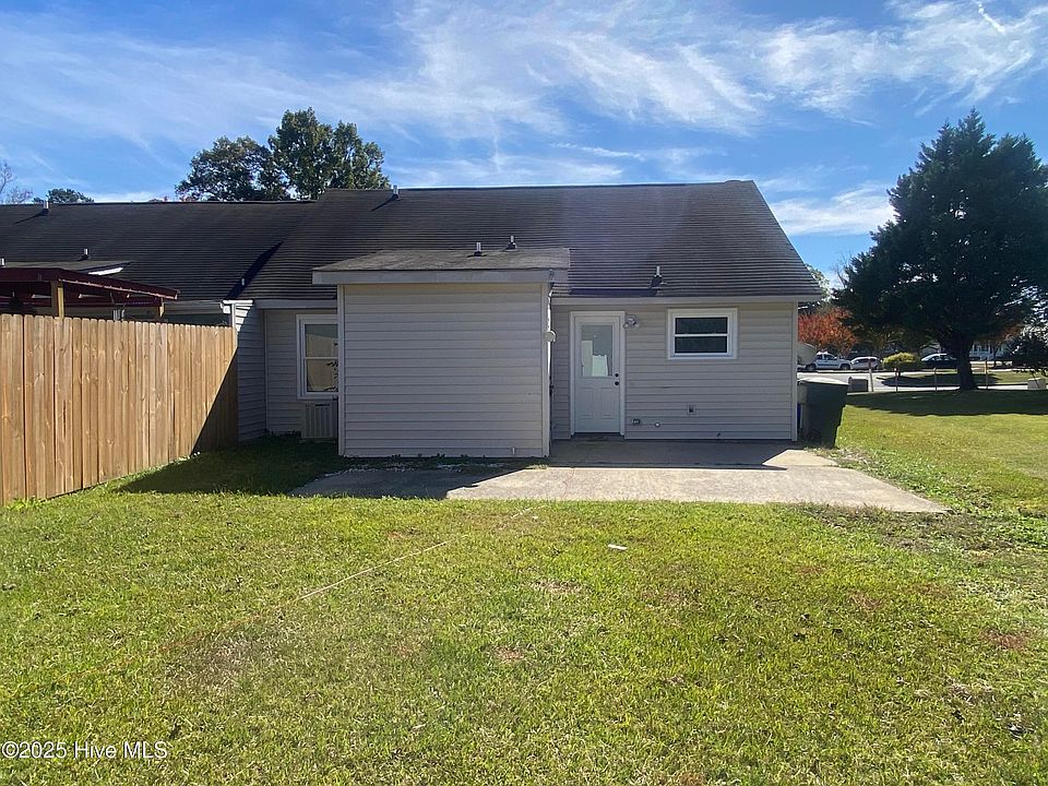 2nd image of 1891 Wellons Drive